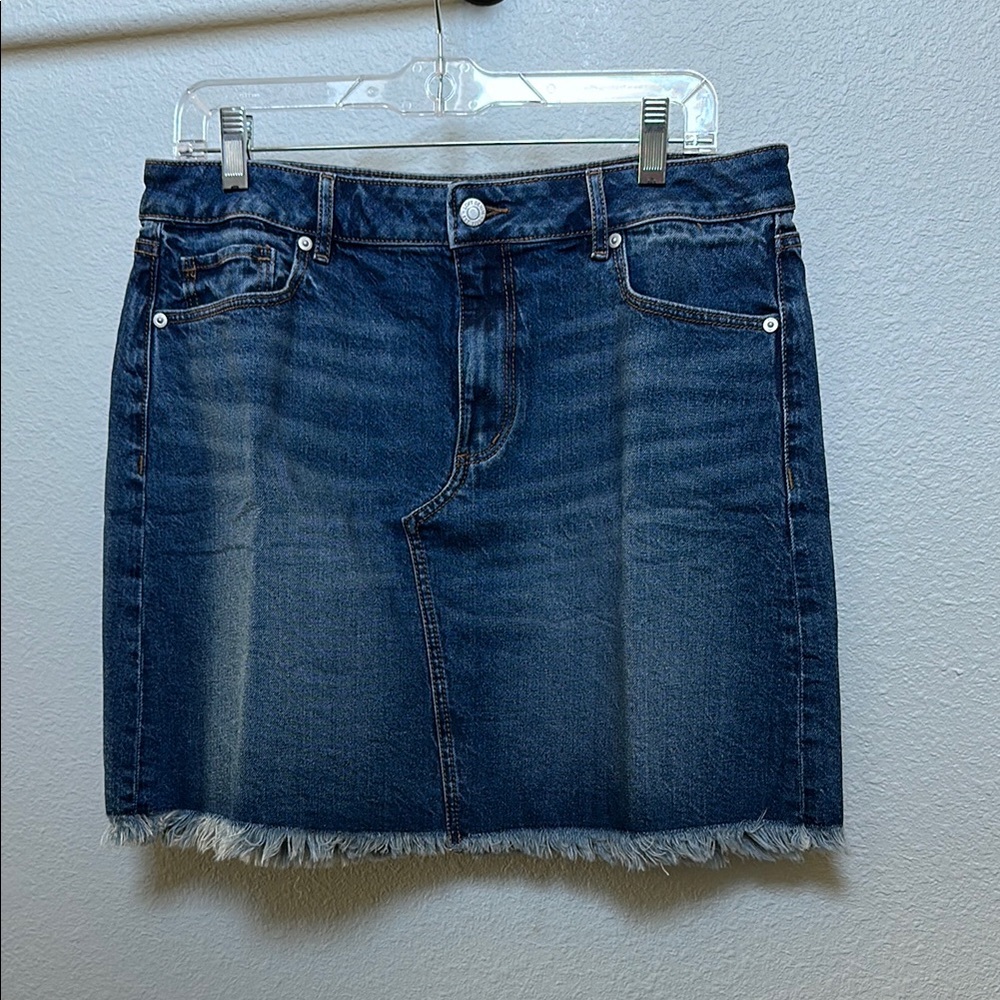 Loft size 10 Denim Skirt. NWT